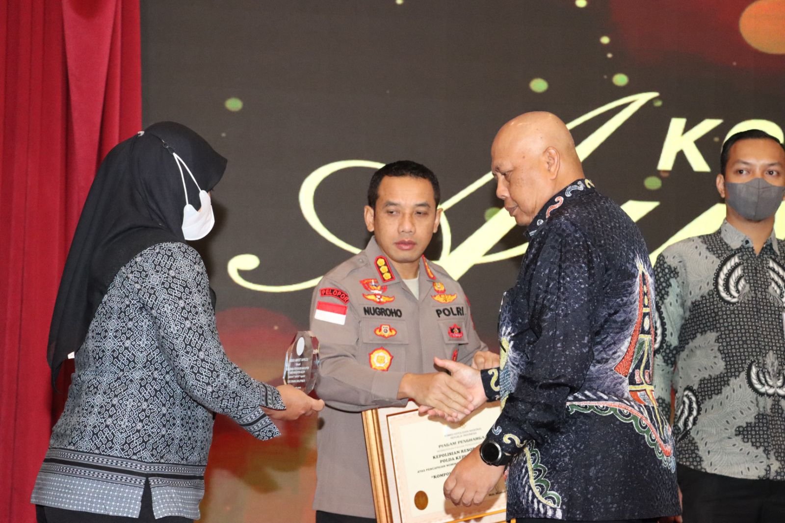 Kapolresta Barelang Terima Penghargaan Kompolnas Awards Di