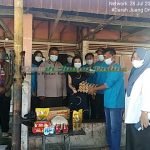 Sesuai Instruksi Bupati Lebong, Kades Bungin; Kita Salurkan Bantuan Sembako Pada 3 Warga Yang Sedang Menjalani Isoman.