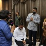 Wali Kota Medan Menyerahkan Biaya Siswa Kepada 300 Orang Siswa
