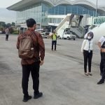 Personil Polresta Deli Serdang Sambut Kedatangan Menteri BUMN Di Bandara Kualanamu Medan