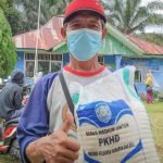 Berlinang Air Mata, Kisah Warga Tak Mampu Dapat Surprise Dari Helmi Hasan