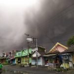 Breaking News : Gunung Semeru Meletus