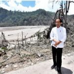 Presiden RI Joko Widodo Mengunjungi Lokasi Erupsi Gunung Semeru