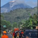 Mari Kita Berdoa Bersama-sama Gunung Semeru Minggu Pagi Kembali Mengeluarkan Guguran Awan Panas (Wedus Gembel)