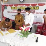Serah Terima Jabatan Kepala Desa Handiwung Kecamatan Pulau Petak Kabupaten Kapuas