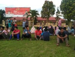 Gelar Aksi Solidaritas Depan Polres Seluma. Masyarakat Pesisir Barat; Kami Ingin Yang Diamankan Segera Pulang