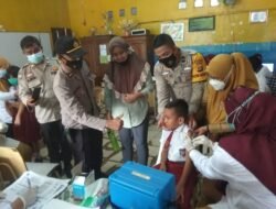 824 Murid SD N 74 Wahid Asyim laksanakan vaksinasi anak