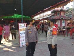 Polda Sumsel Kawal Perayaan Imlek di Kelenteng Dwi Kwan Im