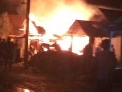 Satu Rumah Terbakar Habis di Anduhum HST, Puluhan Mobil PMK Cepat Blokir Api