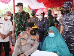 Tinjau Vaksinasi Serentak Lansia di Asahan, Kapolda Sumut : Rapatkan Barisan, Perketat Prokes