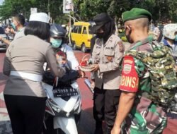 Terapkan Protkes, Polres Binjai Bersama Instasi Terkait Bagikan Masker Kepada Warga