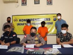 POLSEK BATU AMPAR LAKSANAKAN KONFERENSI PERS UNGKAP PELAKU PENYEROYOKAN YANG MENGAKIBATKAN KORBAN MENINGGAL DUNIA