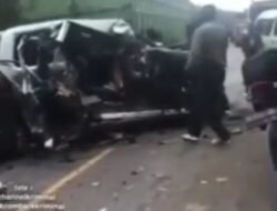 Kasat Lantas Polres Banyuasin Pimpinan Tim PATAKA Evakuasi Lakalantas Beruntun di Musi Pait