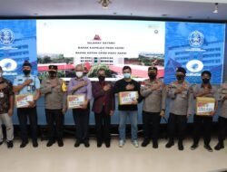 KEJAR TARGET VAKSINASI, KAPOLDA KEPRI TINJAU VAKSINASI SERENTAK SECARA VIRTUAL DI POLITEKNIK NEGERI BATAM