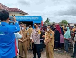 Polsek Indralaya Bersama Disperindag Ogan Ilir Melaksanakan Operasi Pasar Minyak Goreng