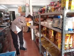 Turun Kelapangan, Bhabinkamtibmas Polres Simalungun Cegah Kelangkaan Dan Harga Minyak Goreng