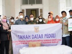 Bupati Tanah Datar Eka Putra mengantarkan Langsung Bantuan Untuk Bencana Gempa di Pasaman dan Pasaman Barat