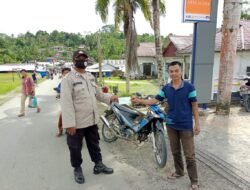 Antisipasi Penyebaran Virus Covid-19, Bhabinkamtibmas Polsek Alasa bagikan Masker