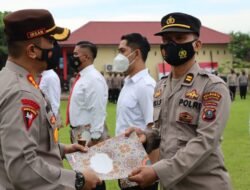 Kapolresta Deli Serdang Berikan Reward Kepada 100 Personil Berprestasi