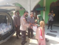 Jum’at Barokah, Polsek Lahewa sambangi BKM Alkhaerat dan berikan Tali Asih