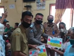 Pastikan tepat sasaran, Bhabinkamtibmas Polsek Mandrehe monitoring penyaluran BLT-DD
