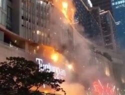 Tunjungan Plaza Surabaya Terbakar Sore Ini, Malam 12 Ramadhan