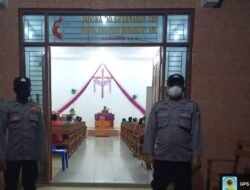 Berikan Rasa Aman Saat Ibadah Misa Agung, Polsek Firdaus lakukan Pam dan Patroli