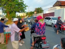 BinHumas Polda Sumut Hadiri Pembagian Takjil Satkom Bima Sakti Kosekhanudnas III TNI AU