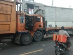 Dua Truk Adu Kontrak di Jalinsum, Pengendara NMAX Dan Penumpang Luka-Luka