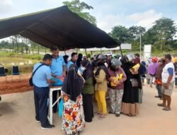 Lanud Hang Nadim Melaksanakan Bazar Murah Dalam Rangka Hut Ke 76 TNI AU