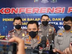 KAPOLRESTA BARELANG GELAR KONFERENSI PERS HASIL PENANGKAPAN BALAP LIAR DAN KNALPOT BRONG SELAMA BULAN RAMADHAN 1443H