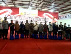 Sambut May Day, Polda Sumut Gelar Vaksinasi dan Pembagian Sembako Kepada 52 Serikat Pekerja/Buruh 