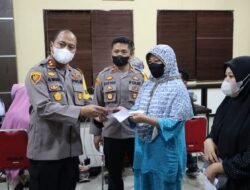 Polres Serdang Bedagai Salurkan Bantuan Tunai Kepada Pangan Pedagang Kaki Lima dan Warung
