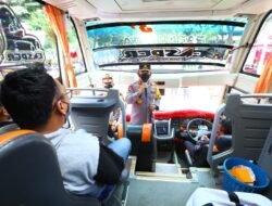 Listyo Sigit Prabowo melepas 220 Bus Mudik Gratis Polri Tahun 2022