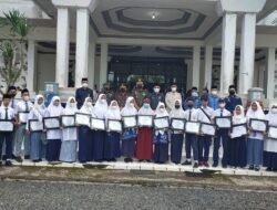 Hardiknas 2022 di Barabai, Bupati HST Berikan Penghargaan 40 Guru dan Siswa yang Berprestasi