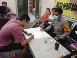 Bhabinkamtimas Polsek Medan Baru Damaikan Keributan Antar Saudara Kandung