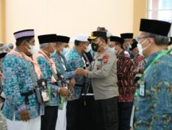 Kapolda Sumut Hadiri Pemberangkatan Calon Jemaah Haji Kloter I