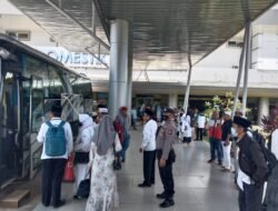 Polsek Kawasan Pelabuhan Batam Turunkan Personil Pengamanan Kedatangan Calon Jamaah Haji dari Kab. Karimun
