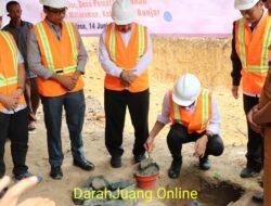 Bupati Banjar Lakukan Peletakkan Batu Pertama Pembangunan Tower Base Transceiver Station (BTS)