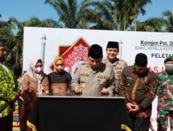Wakapolri Letakkan Batu Pertama Pembangunan Masjid Al Kostoeri Kota Pekanbaru