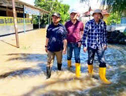 Peduli Banjir, Anggota DPRD Kota Bengkulu Dediyanto Kunjungin Posko dan Salurkan Bantuan