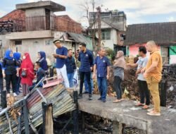 Partai Nasdem Beri Bantuan dan Ringankan Beban Warga Batu Ampar yang Rumahnya Terbakar