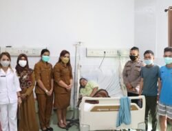 Polres Sergai dan Puskesmas Sialang Buah Beri Bantuan Kepada Ibu Dariani Penderita Kanker Payudara