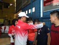 Memeriahkan Hut RI ke-77, Polres Nias bersama instansi terkait laksanakan Turnamen Badminton
