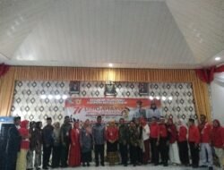 Kontestan Pakaian Adat Jawa Menangkan Lomba Fashion Show