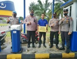 Polsek Kawasan Bandara Hang Nadim Membagikan Sembako Kepada Masyarakat Terdampak Kenaikan BBM