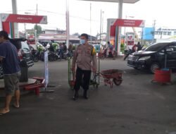 Pastikan Pengisian BBM di SPBU Tetap Berjalan Lancar, Personil Polsek Tanjung Morawa Laksanakan Pengamanan