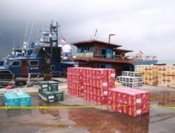 Operasi Gabungan Tangkap Kapal Kayu Bermuatan Mikol Ilegal Senilai Rp4,38 Miliar