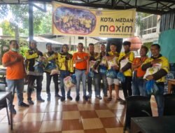 Jumat Barokah Ketua Pewarta Berbagi Sembako ke Pengemudi Ojol