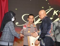 Kapolresta Barelang Terima Penghargaan Kompolnas Awards 2022 di Auditorium PTIK, Jakarta